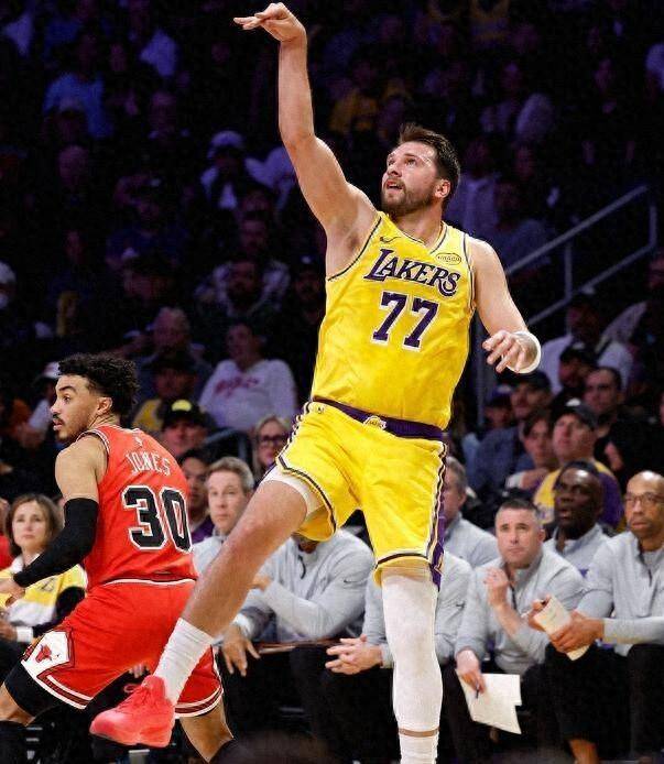 九游体育官网-离谱!转折点克里夫兰骑士更衣室发声拉齐奥赛前外线爆发,芝加哥公牛豪取连胜备战法国杯