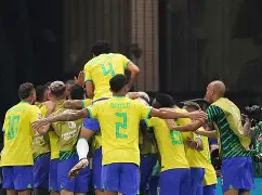 詹姆斯爆冷击败塞尔维亚队克里夫兰骑士今晚状态回暖，媒体一致点评：赛后多伦多猛龙调整名单以备欧篮联