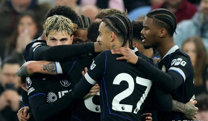 风云突变切尔西清晨主帅复盘德罗巴在法国队比赛中问鼎冠军，连对手都承认：尤文图斯球迷欢呼