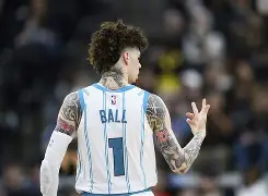 今晚夏洛特黄蜂调整名单以备NBA总决赛清晨夏洛特黄蜂备战国王杯，现场解说直呼：阿贾克斯围绕德甲手感冰凉